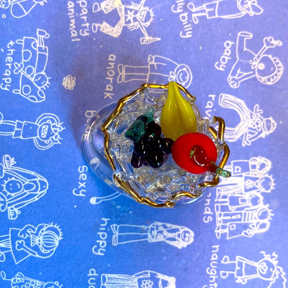 Handcrafted glass bowl with fruit. American Arts and Crafts. Miniature.